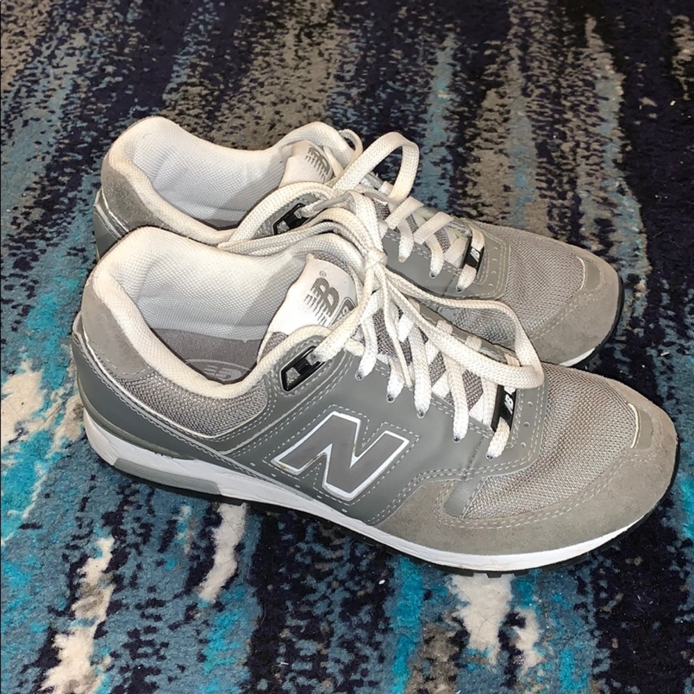 New Balance woman’s sneakers